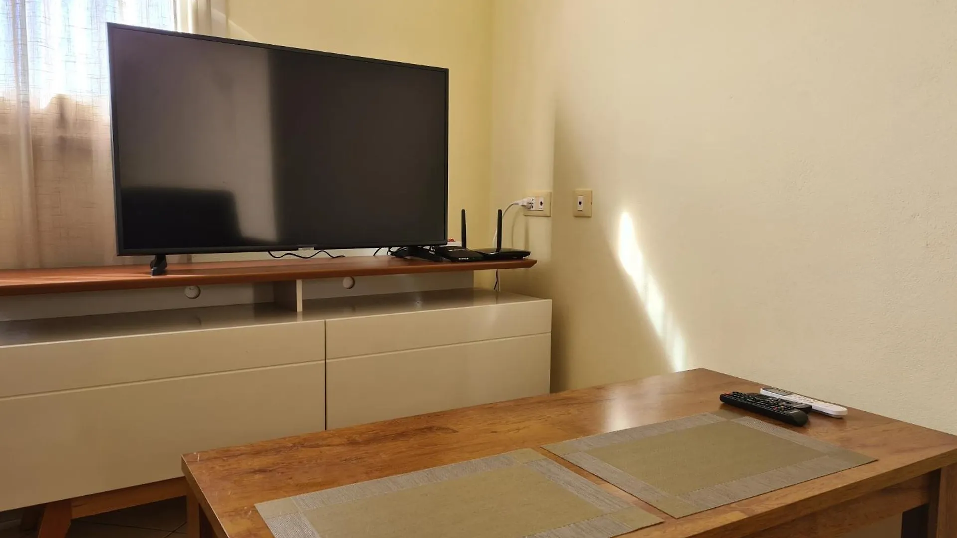 Plaza Top Floor Apartment Santa Maria 0*,
